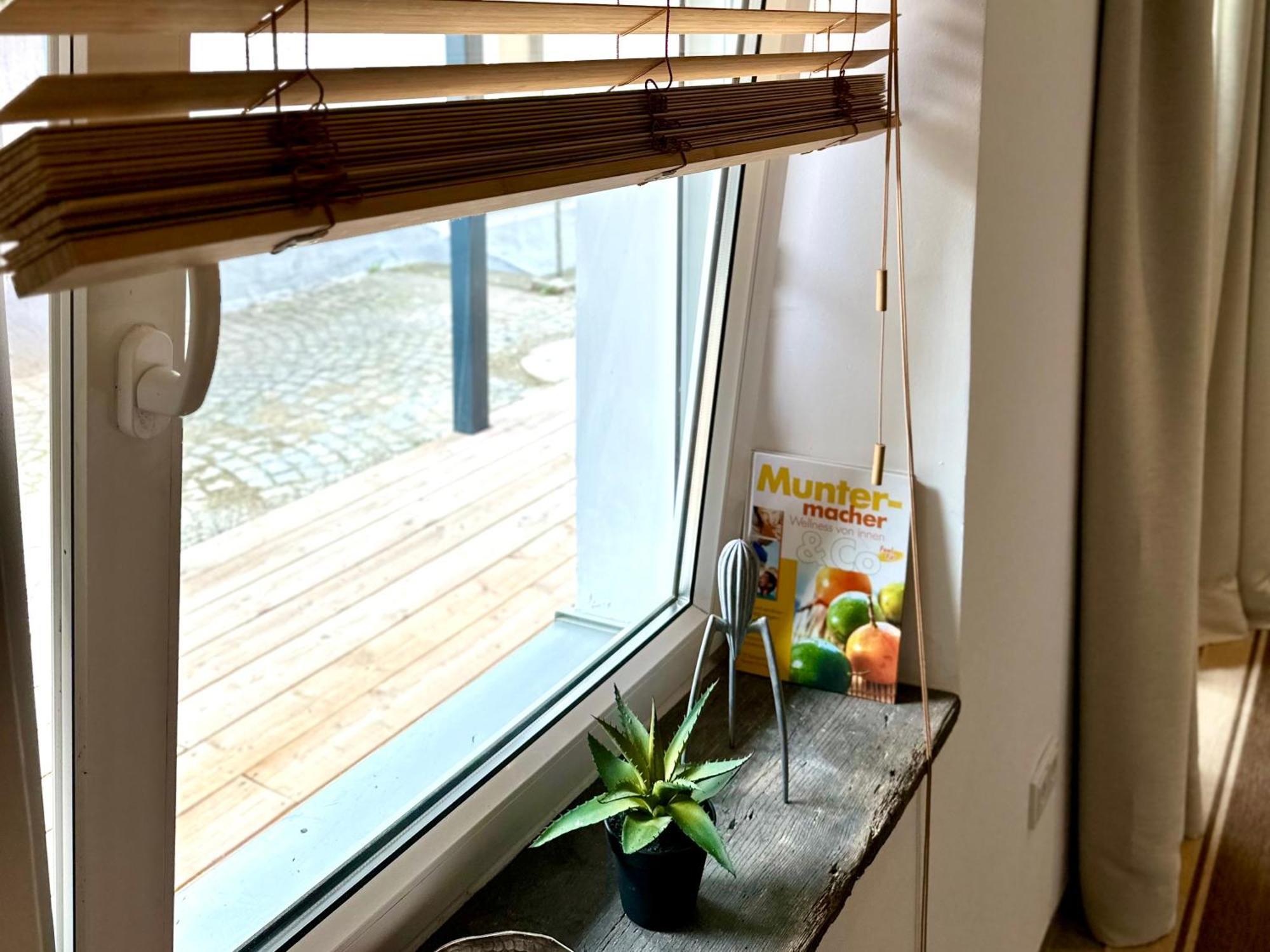 Beefree Cozy Mini Loft35 I Free Parking I Bus Stop Apartment *