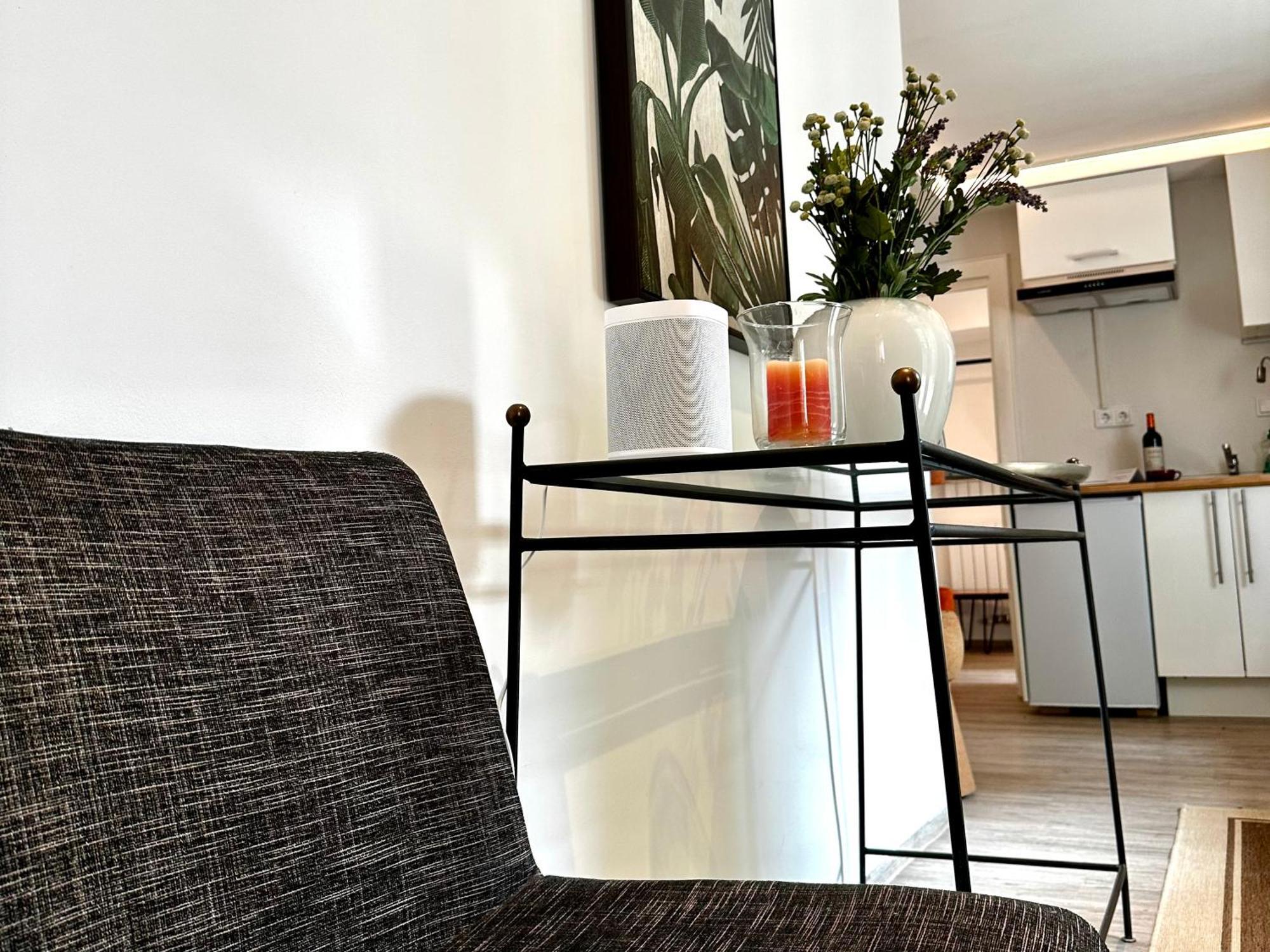 Beefree Cozy Mini Loft35 I Free Parking I Bus Stop Apartment *