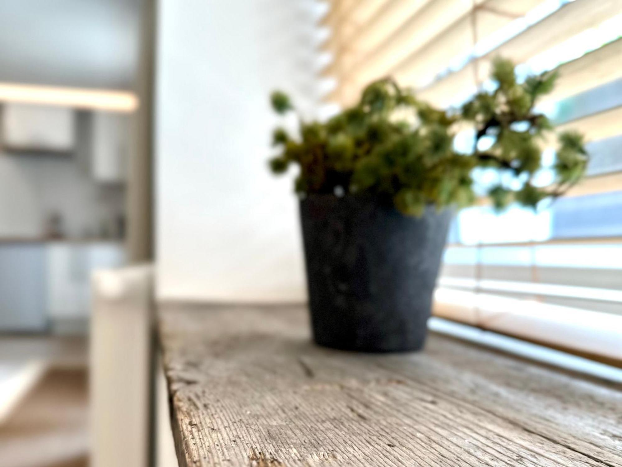 Beefree Cozy Mini Loft35 I Free Parking I Bus Stop Apartment *